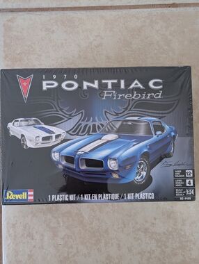 Revell 1970 Pontiac Firebird Model Kit NIB